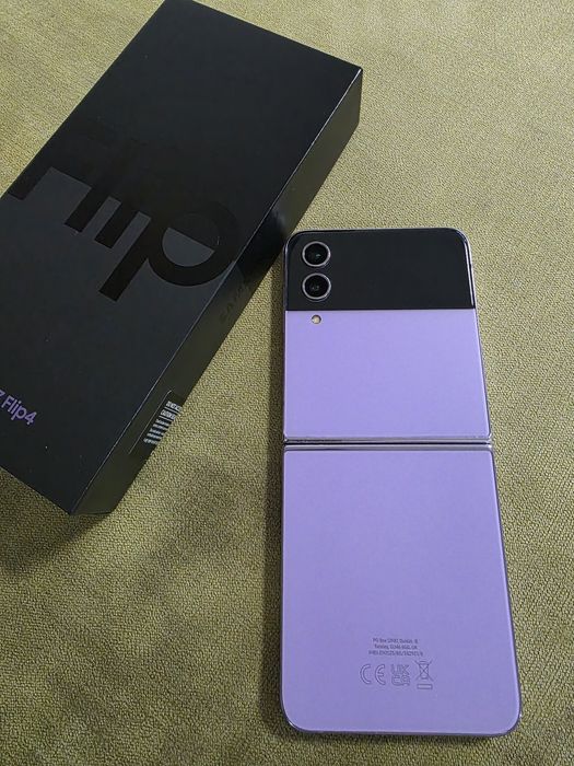 Продавам Galaxy Z flip 4