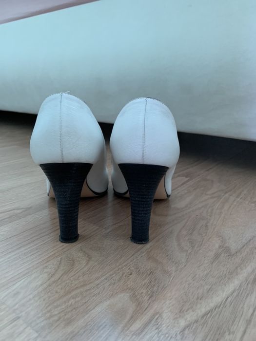 Белые туфли