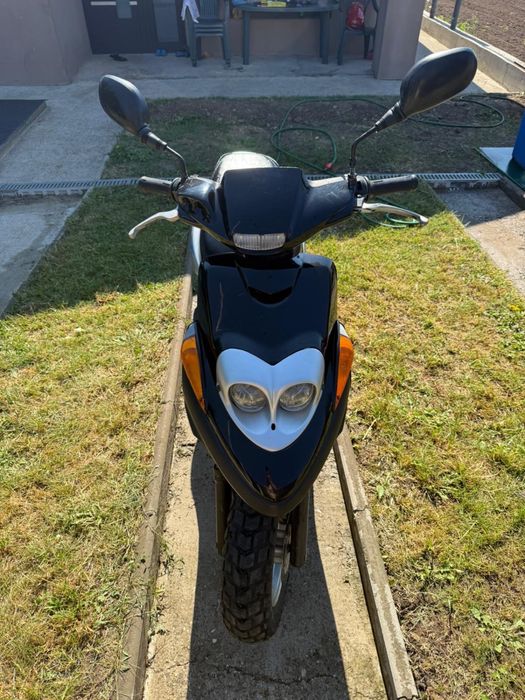 Vand scutere piaggio liberty si yamaha booster