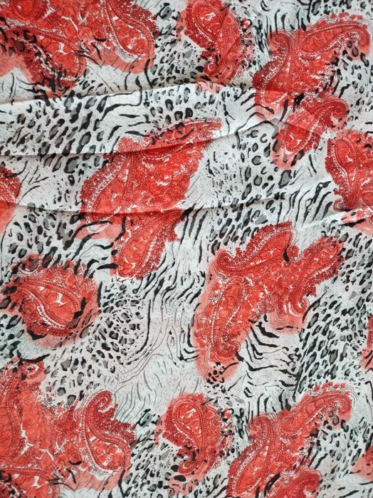 Ткани дешево продаю