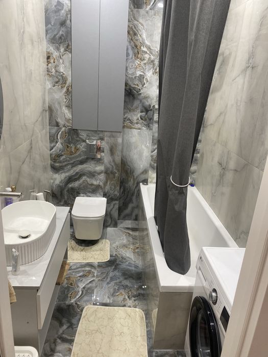 Продам 3-комнатную квартиру, 105 км!