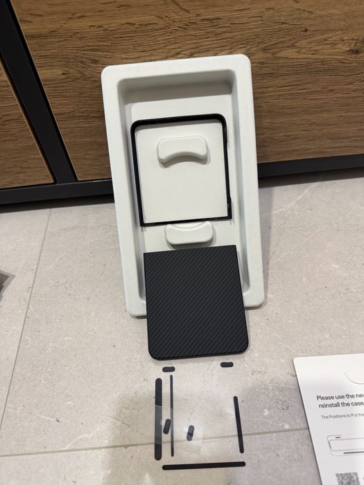 Калъф Pitaka Ultra-Slim за Samsung Galaxy Z Flip 7, черен/сив