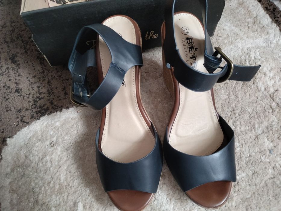 Продам новые туфли