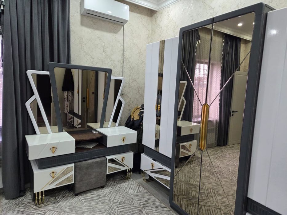 Спальный гарнитур