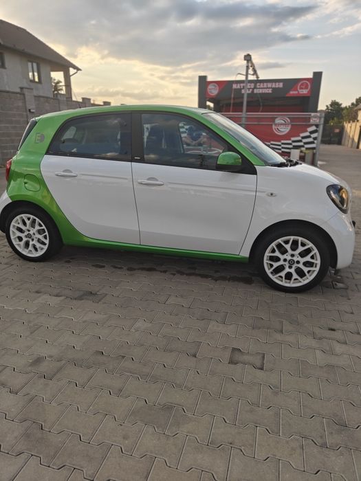 Smart Fourfour electric