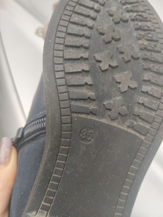 Продам детскую обувь