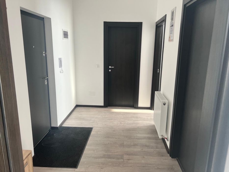 Inchiriez apartament mr 6 bloc nou