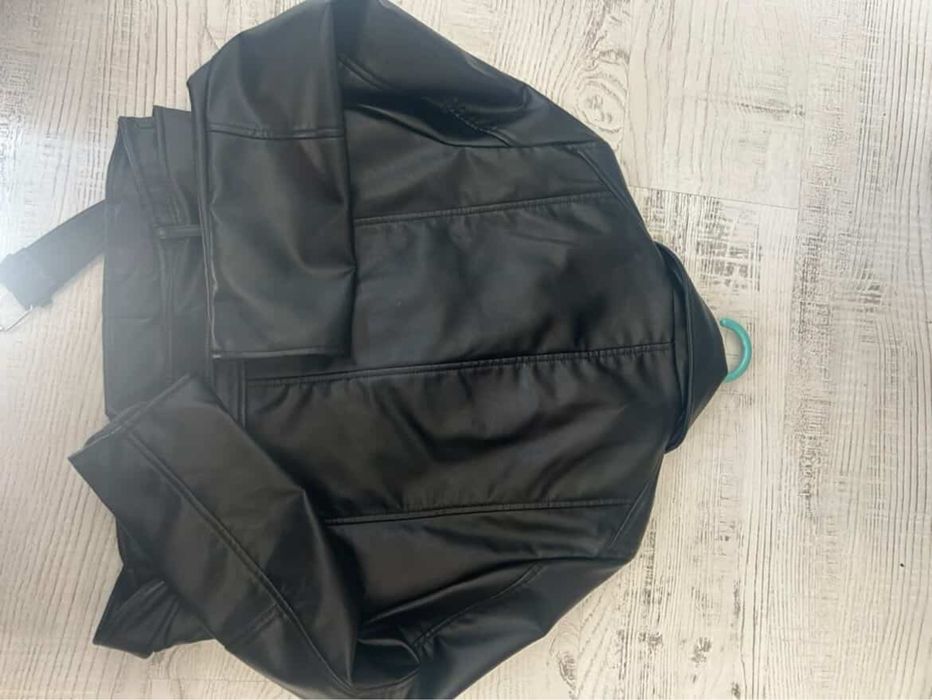 Черно кожено яке Pull&Bear