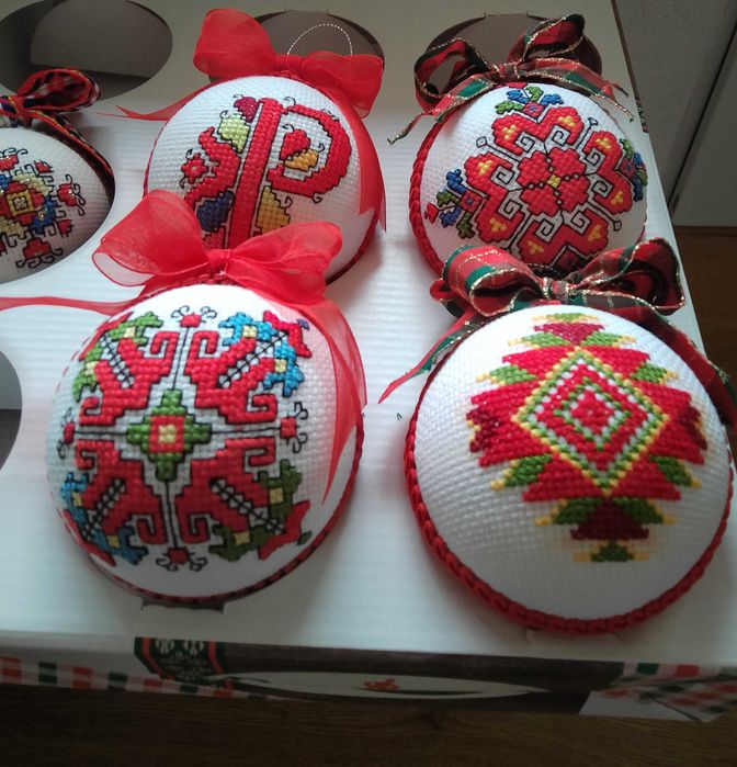 Продавам народна бродерия