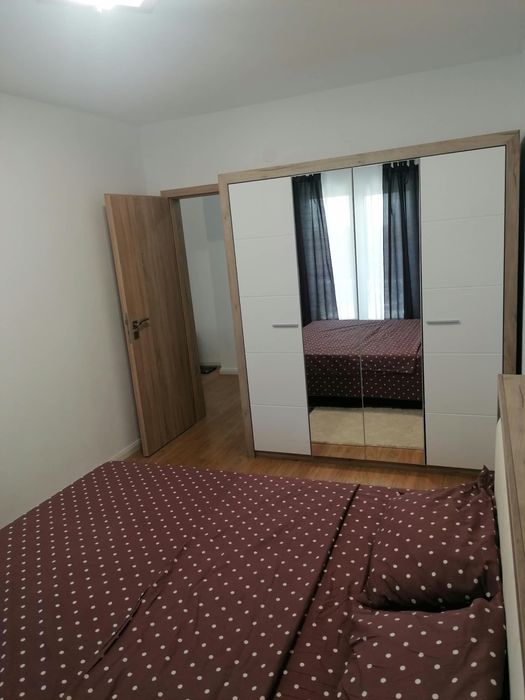 Inchiriez apartament