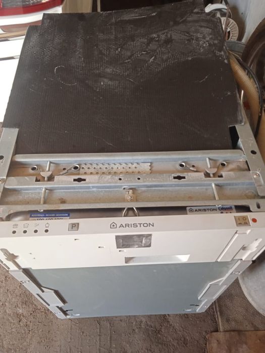 Продам посудомоечную машину