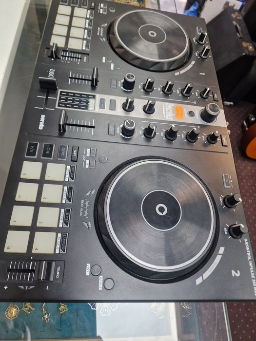 Amanet Vitan 107 Controller  Hercules DJ Control Inpulse 300 MK2
