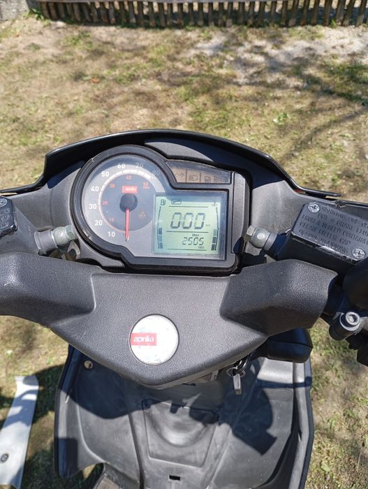 Vând Aprilia SR 80cm