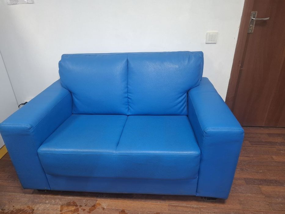 СРОЧНО! ПРОДАМ! Ресепшен + 2 тумбы, диван