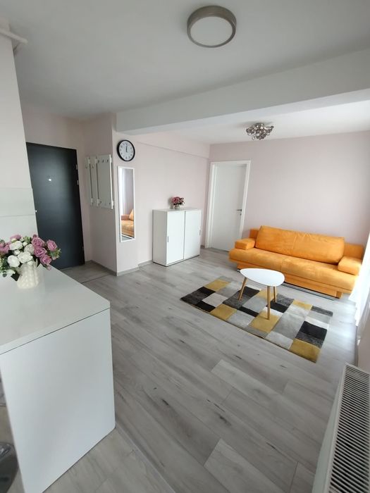 Închiriez apartament pt untold