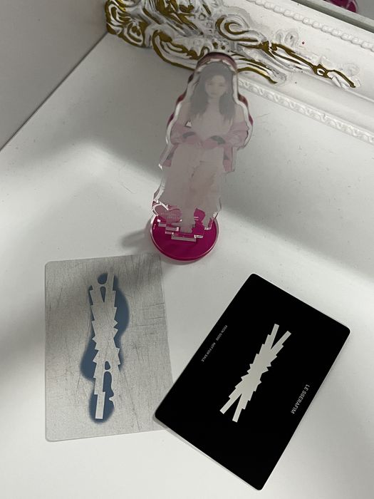 Yunjin Le Sserafim set