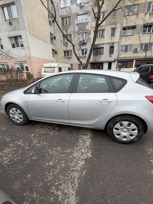 Opel Astra J 1.7 CDTI 110 CP | 2011 | Pilot automat| 6 trepte | senzori parcare