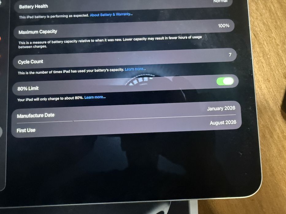 Продавам Ipad pro m5 256 GB 100% battery нов не е използван дори