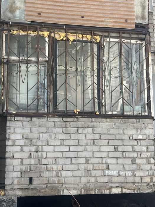 Продам решетки металлические на балкон по сходной цене.