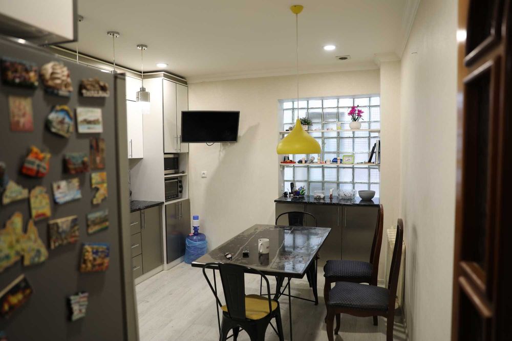 Тошкент ш Юнусобод т Ц-5 даҳасида 2,3 сотихли ховли уй сотилади.