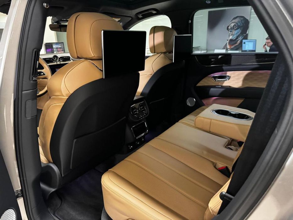 Bentley Bentayga MY2026
-