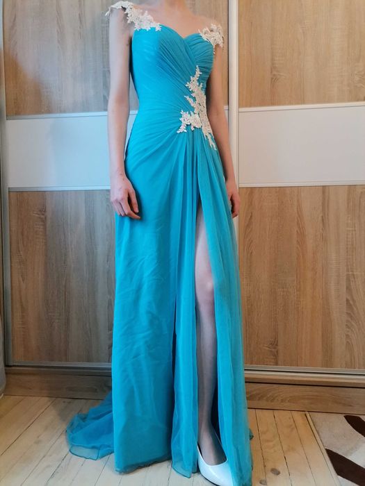 Бална Рокля / веднъж облечена / -  200 лв