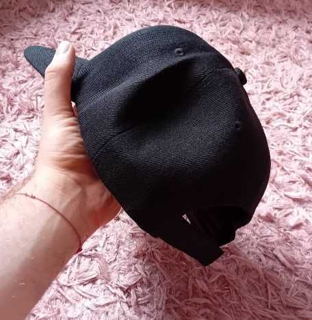 Чисто нова шапка Philipp Plein