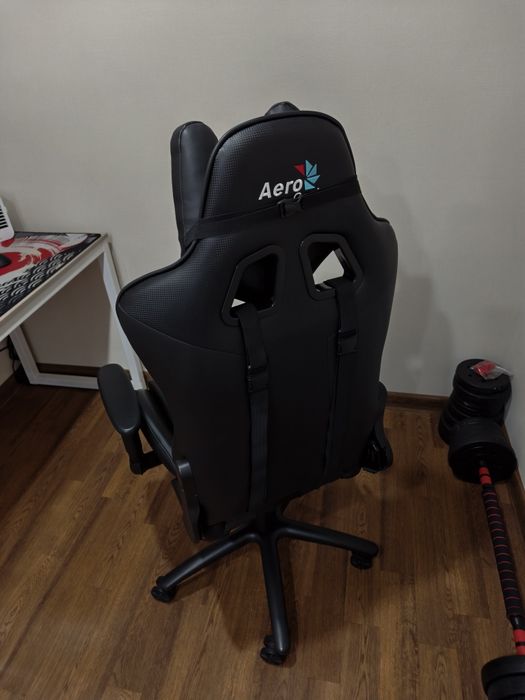 Продам игровое кресло Aerocool