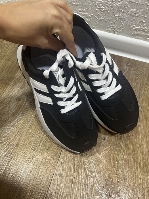 Продам кроссовки 39-40