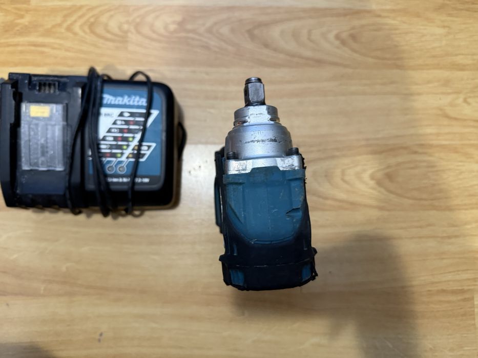 Makita DTW300 Гайковерт