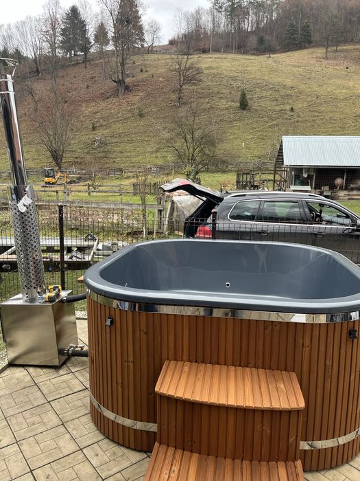 Ciubar Jacuzzi patrat