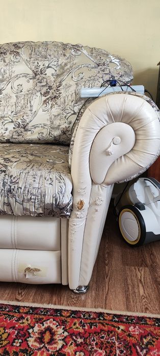 Продам диван с креслом