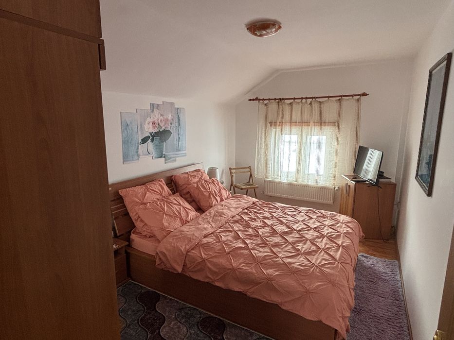 Vand sau schimb casa