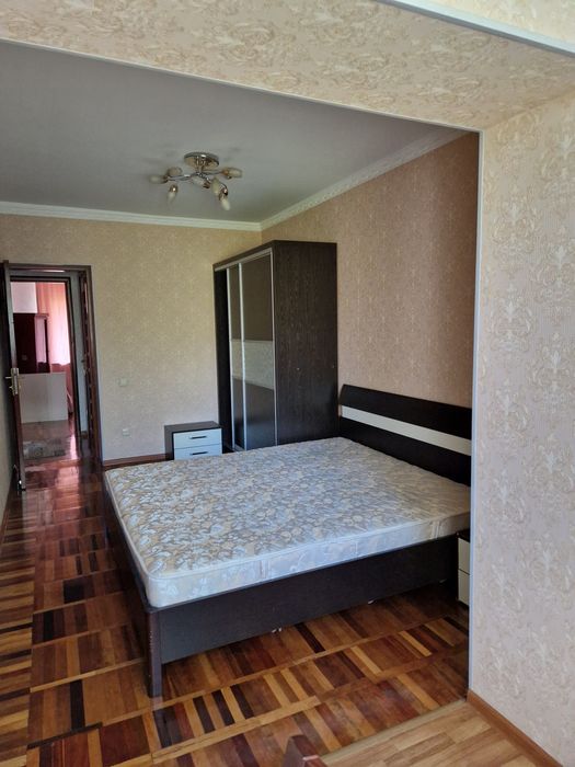 Сдается в долгосрочную аренду 4-х (5) комнатная квартира на ц-1, 3этаж