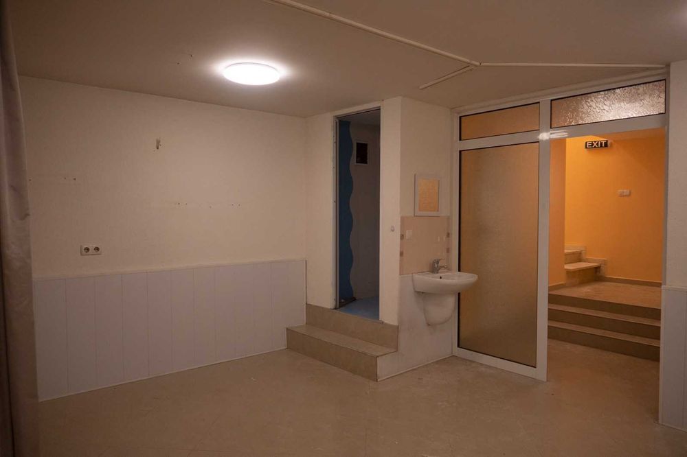 Дава се под наем  в София, Гоце Делчев -  кв.м за 765 € - Снимка #4