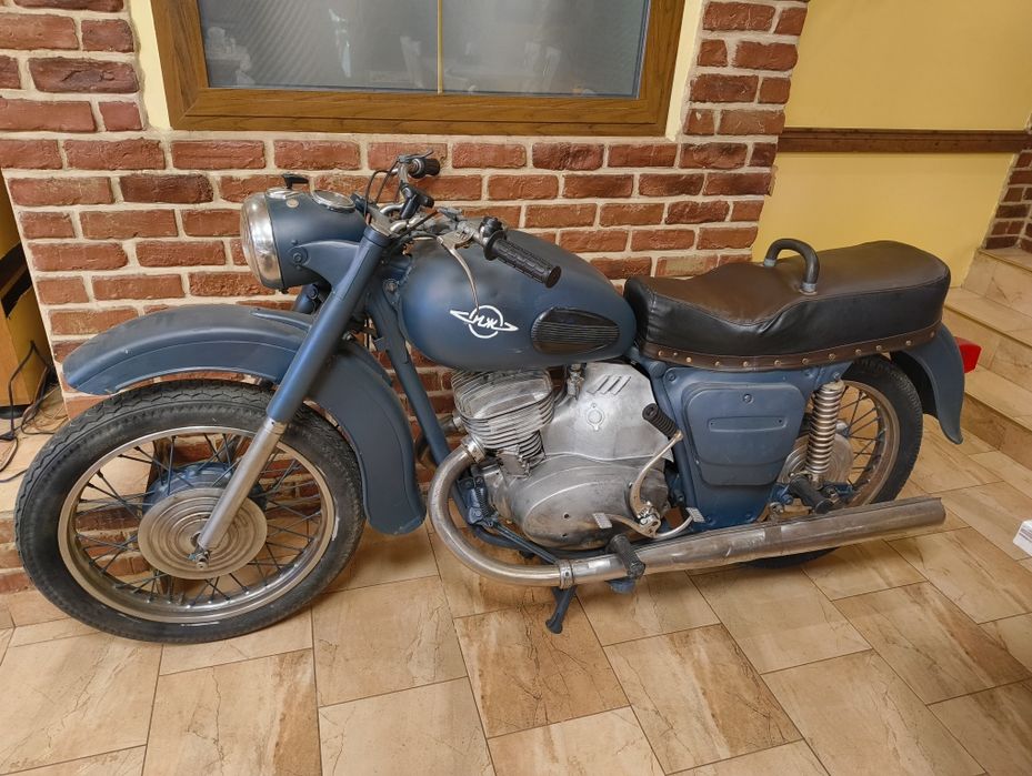 Продавам стари мотори