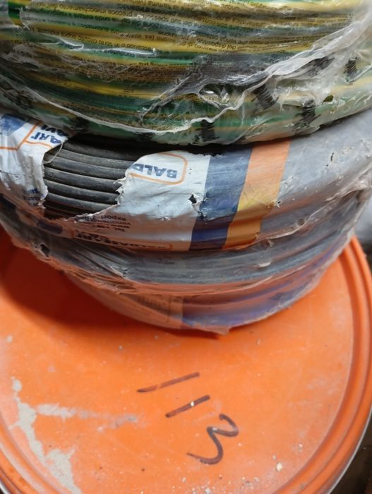 Vând fir electric 4mm