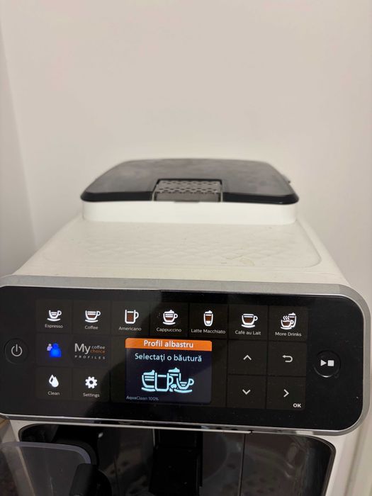 Espressor automat Philips Seria 5400 LatteGo, alb, perfect funcțional