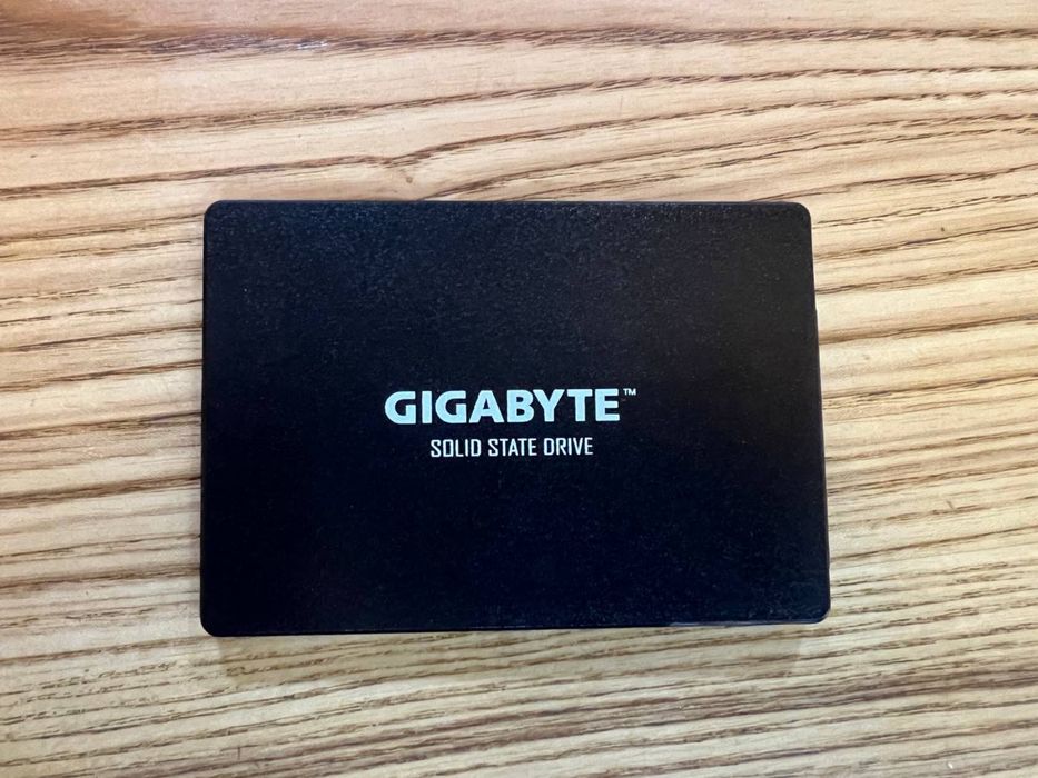 SSD 120gb SATA Gigabyte