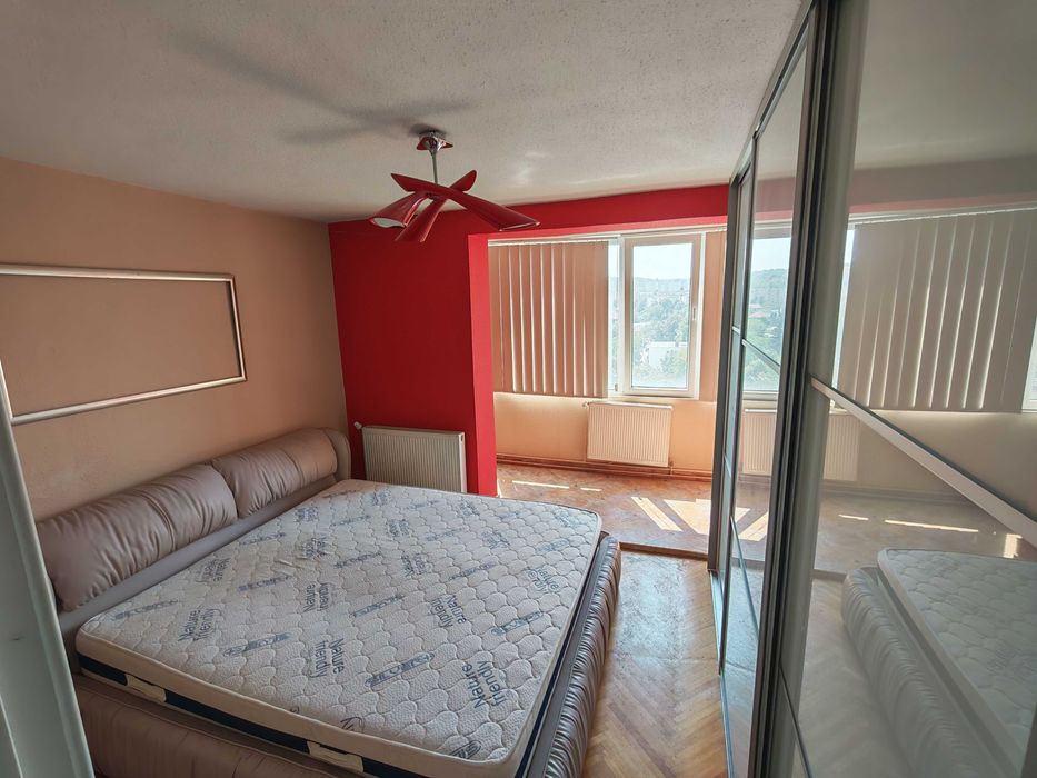 Închiriez apartament cu 2 camere zona Poli 2