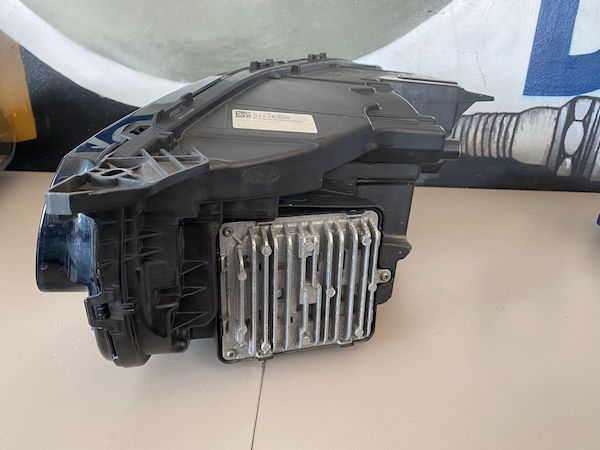 Far dreapta MID LED RHD VOLVO XC90 2019+ 32228305