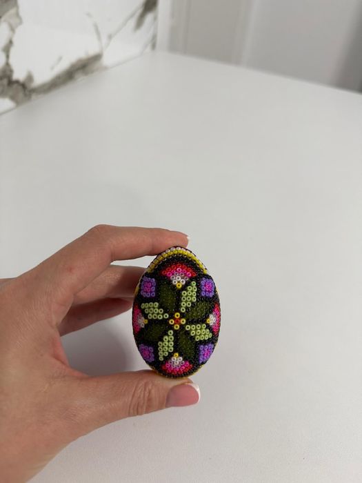 Oua cu margele. Decor de Paști.