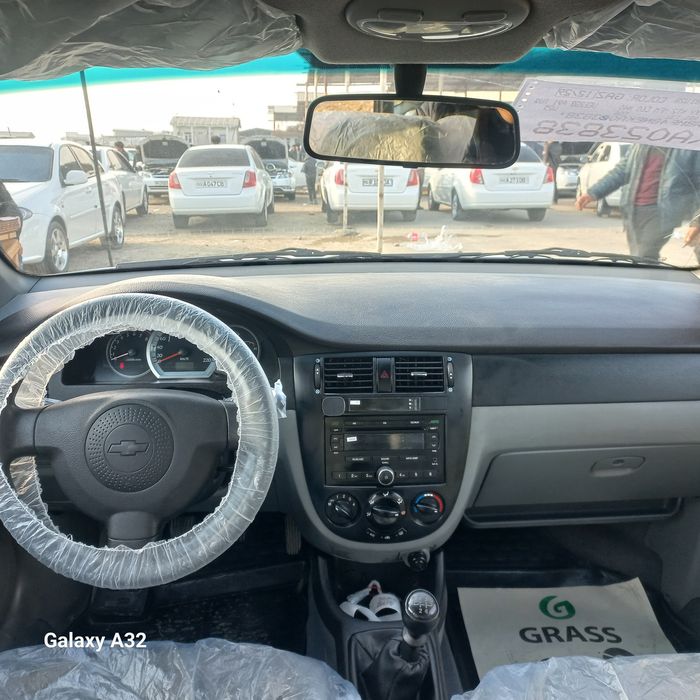 Лассетти 1.8 седан