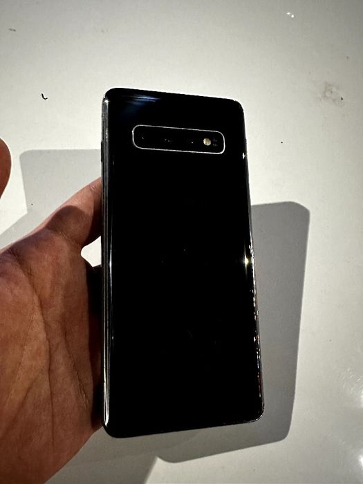 Samsung s10. 128Gb SROCHNO !!
