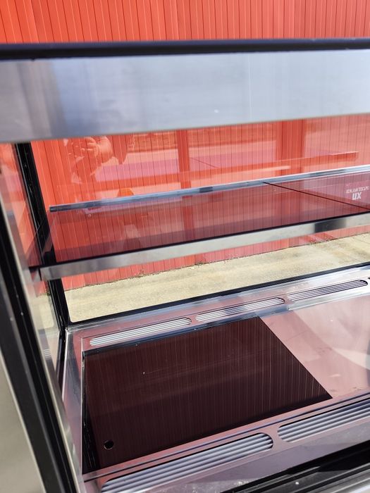 Хладилна витрина Polar