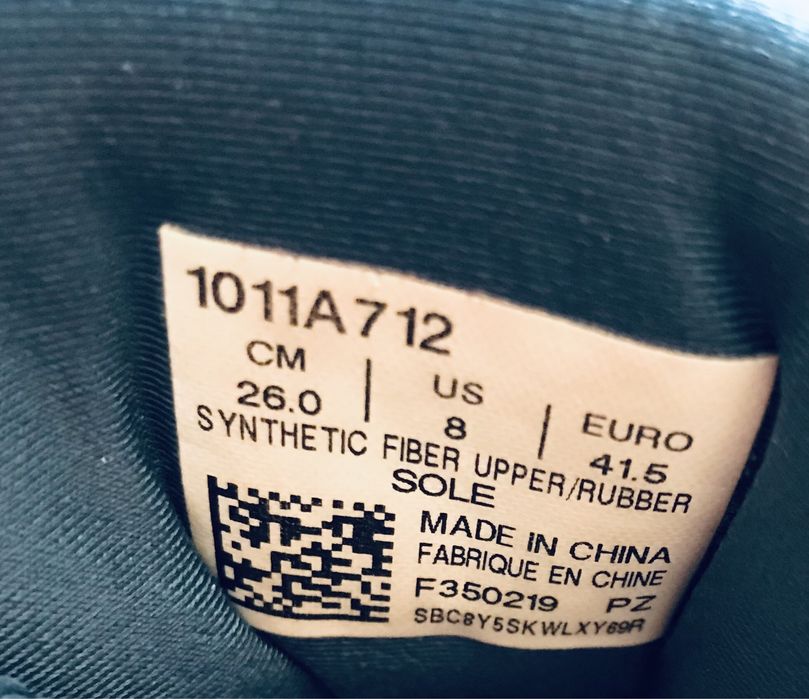 Кроссовки ASiks 40 -41 размер)