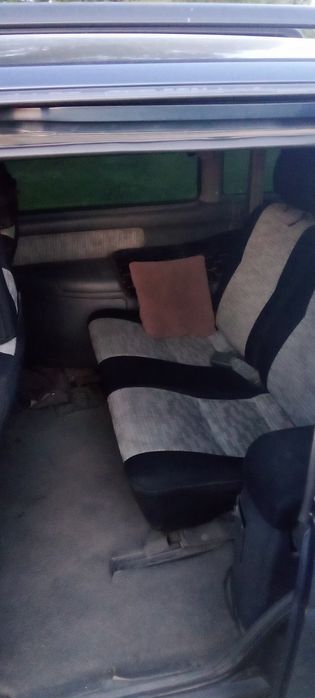 Продам машину Mitsubishi RVR