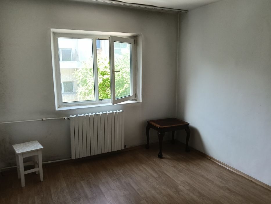 De vânzare apartament 4 camere soveja etaj 2 din 4 gaze la ușă 145.000€
