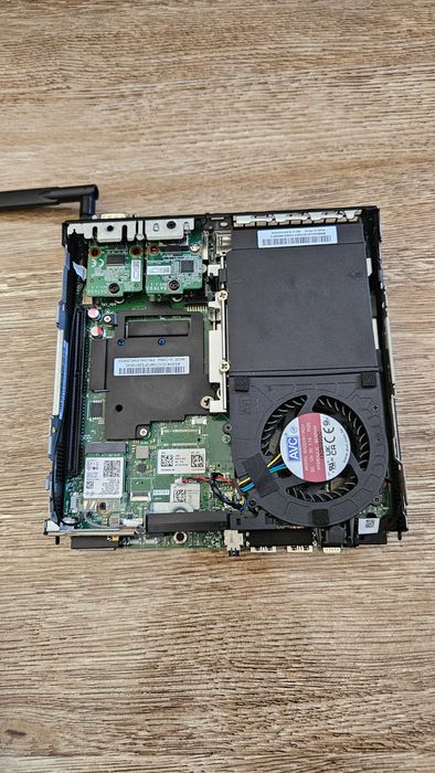 Lenovo ThinkCentre M90q G4 Tiny i5-13500T 16GB DDR5 256GB NVME  Win11