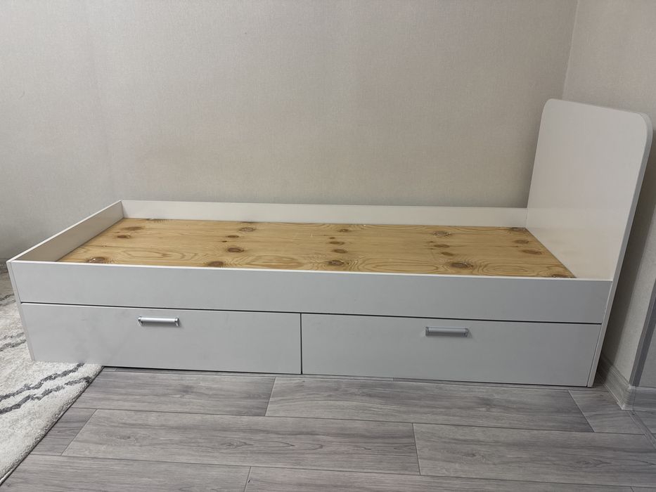 Продам односпальную кровать